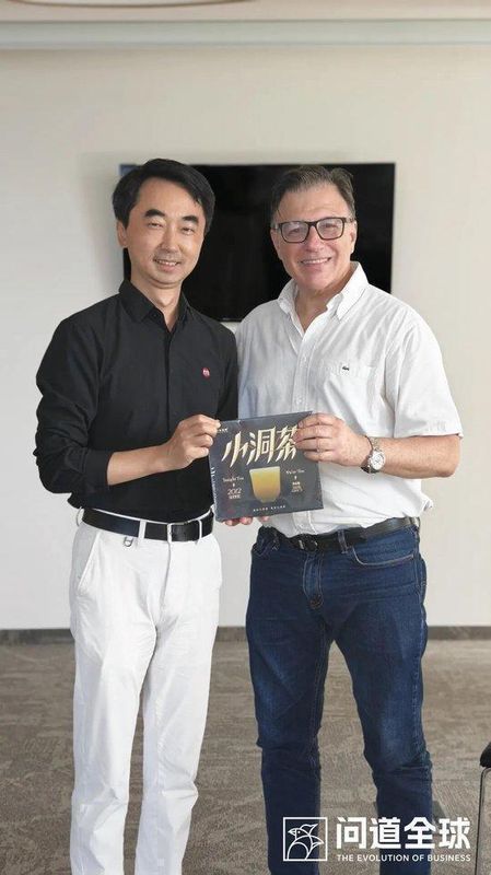古巴经济困境中，五星酒店林立却民众难觅肉食；资源丰富却基建崩坏，外汇黑市汇率失控。