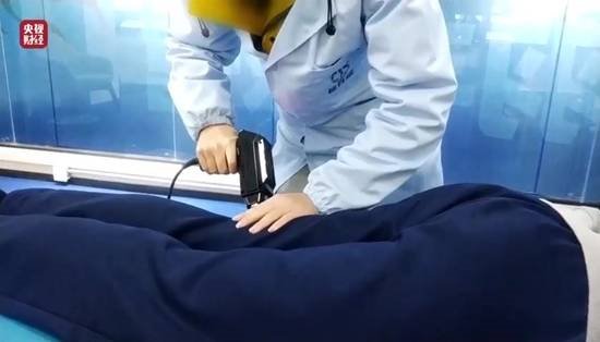 警惕消费陷阱层层设伏;漂白食品藏隐患,AI荐股成圈套,老年人成围猎目标。 新闻 警惕消费陷阱层层设伏;漂白食品藏隐患,AI荐股成圈套,老年人成围猎目标。 新闻 警惕消费陷阱层层设伏;漂白食品藏隐患,AI荐股成圈套,老年人成围猎目标。 新闻 警惕消费陷阱层层设伏;漂白食品藏隐患,AI荐股成圈套,老年人成围猎目标。 新闻