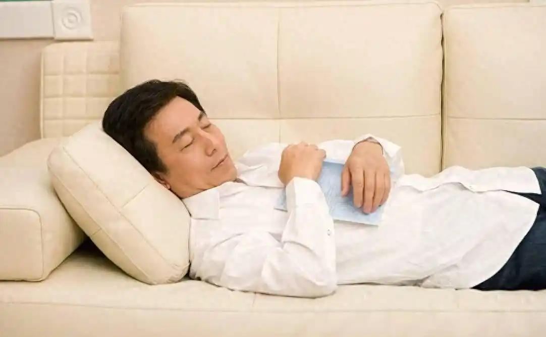 从生理机制到数据验证:午睡如何重塑人体下午的能量曲线 健康养生