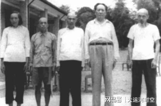 【权力边界】毛泽东与表兄的国庆观礼之争:人民至上原则的制度实践 新闻 【权力边界】毛泽东与表兄的国庆观礼之争:人民至上原则的制度实践 新闻